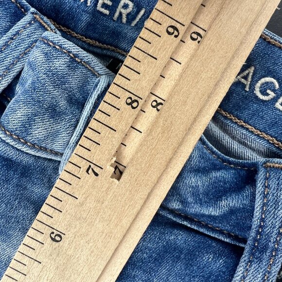 American Eagle Shorts Women 28* Midi Mid Rise Blue Distressed Denim Jorts No Tag - Picture 15 of 16